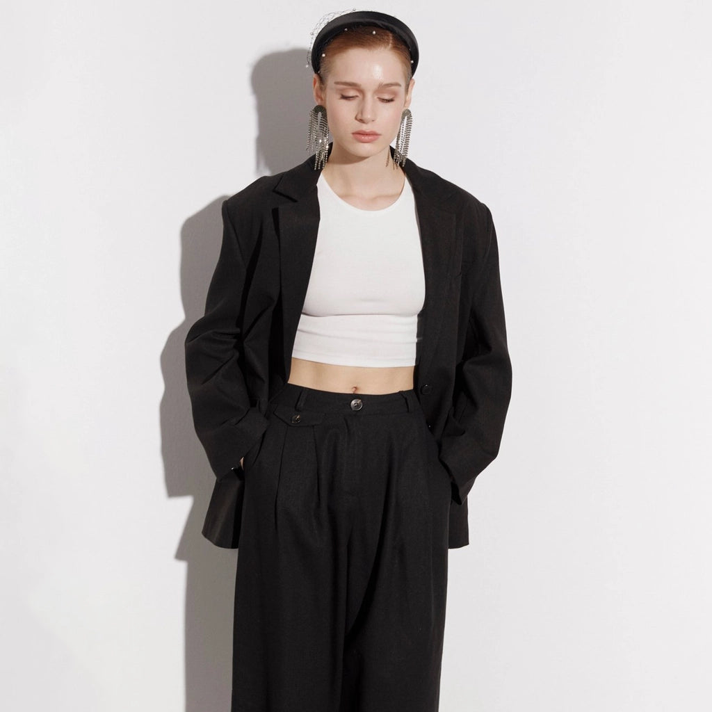 جاكيت نسائي بجيبان كبار