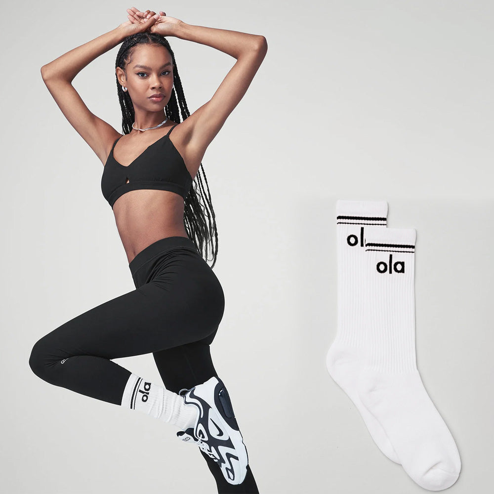 جوارب نسائية بتصميم كلاسيكي،