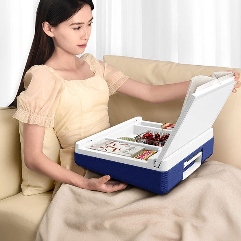 طاولة الدراسة بمساحة للأقلام