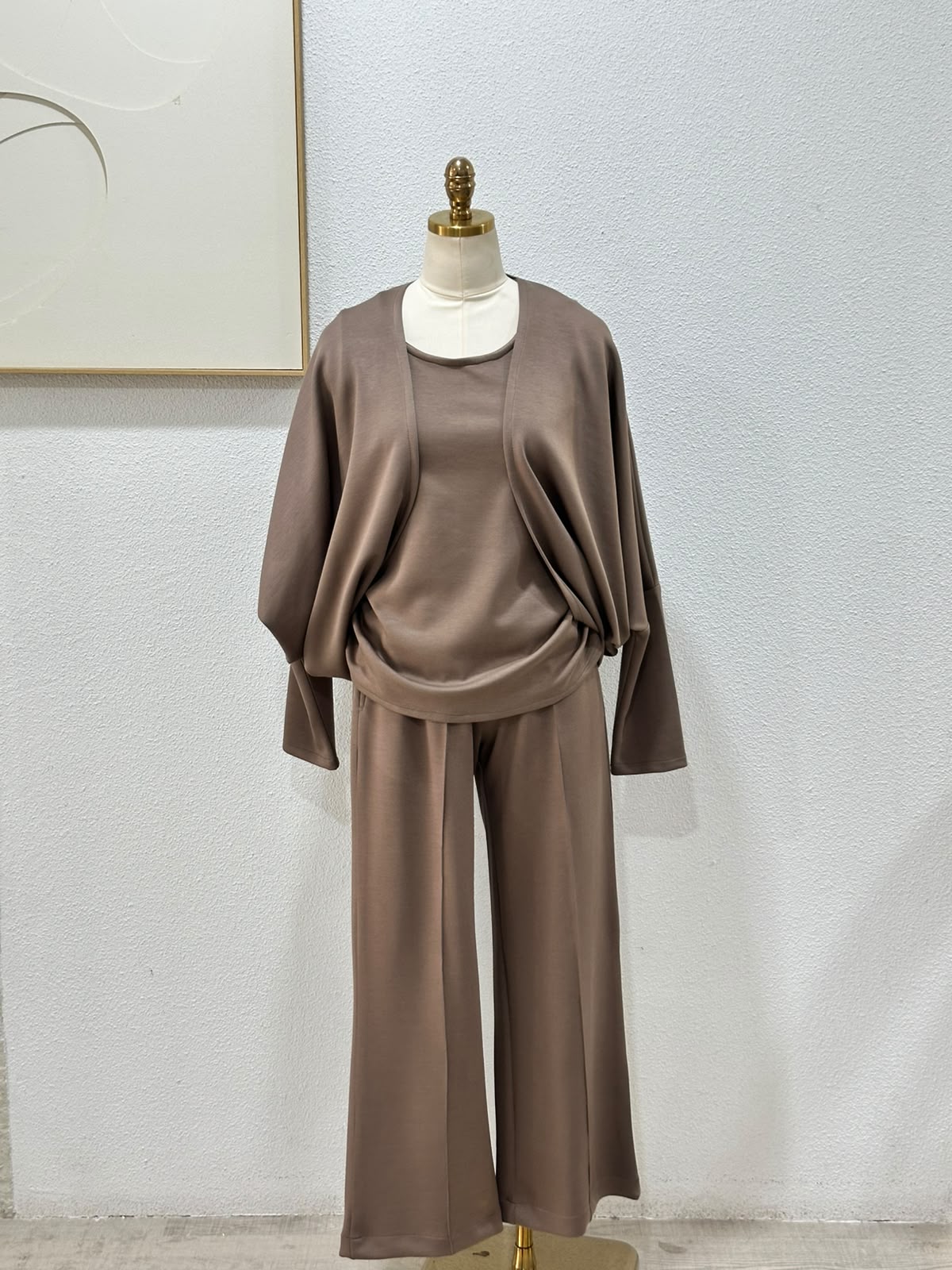 بدلة نسائي