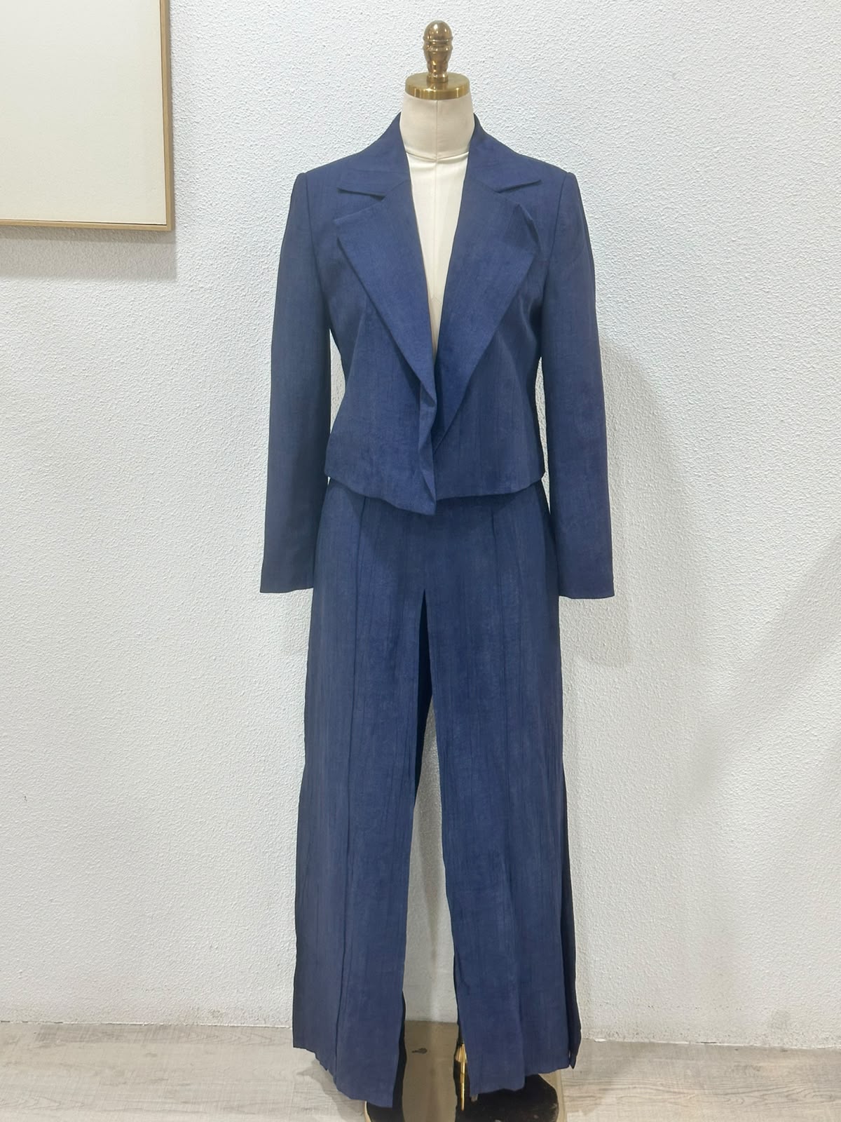 بدلة نسائي