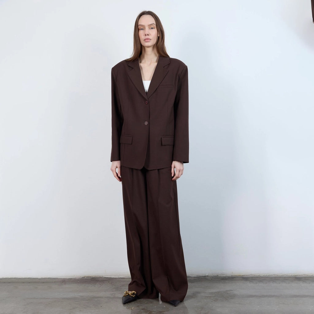 جاكيت نسائي بياقة ٧