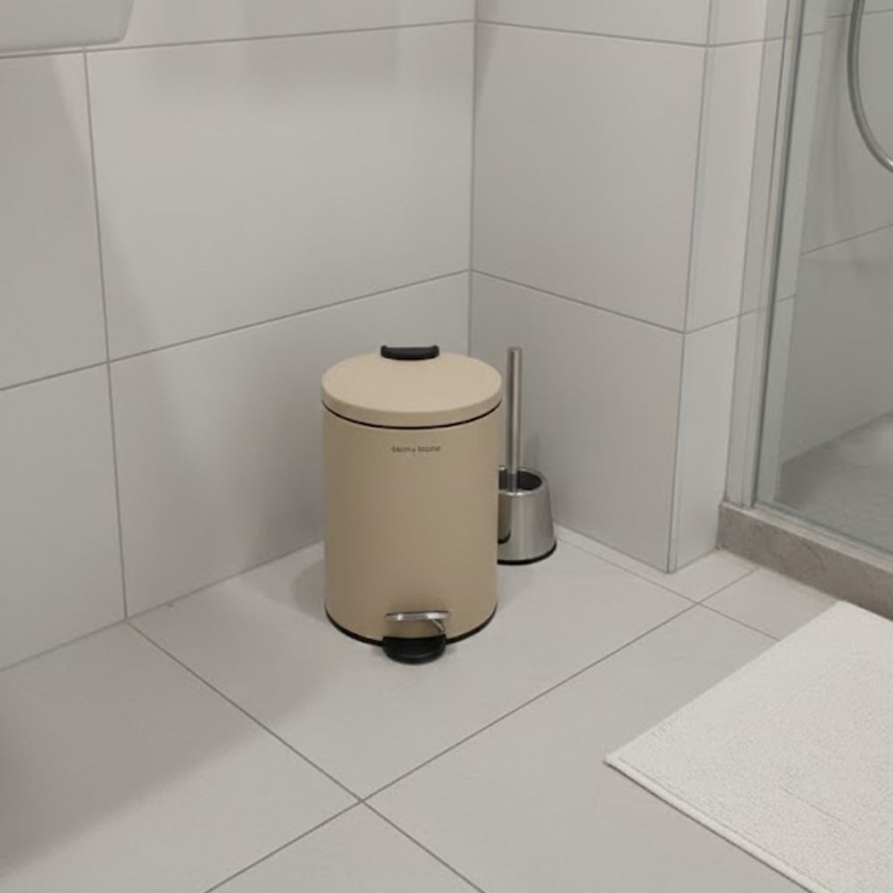 سلة مهملات بدواسة قدم