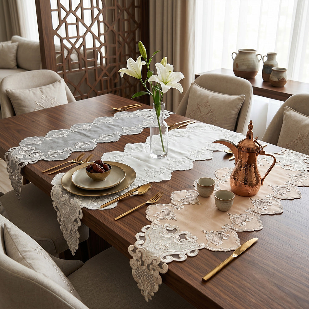 مفرش طاولة من الدانتيل المطرز - كبير