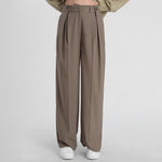 بنطلون نسائي عريض بكسرات