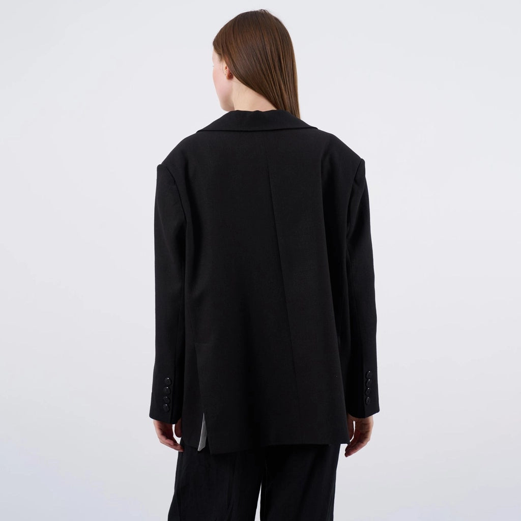 جاكيت نسائي عريض