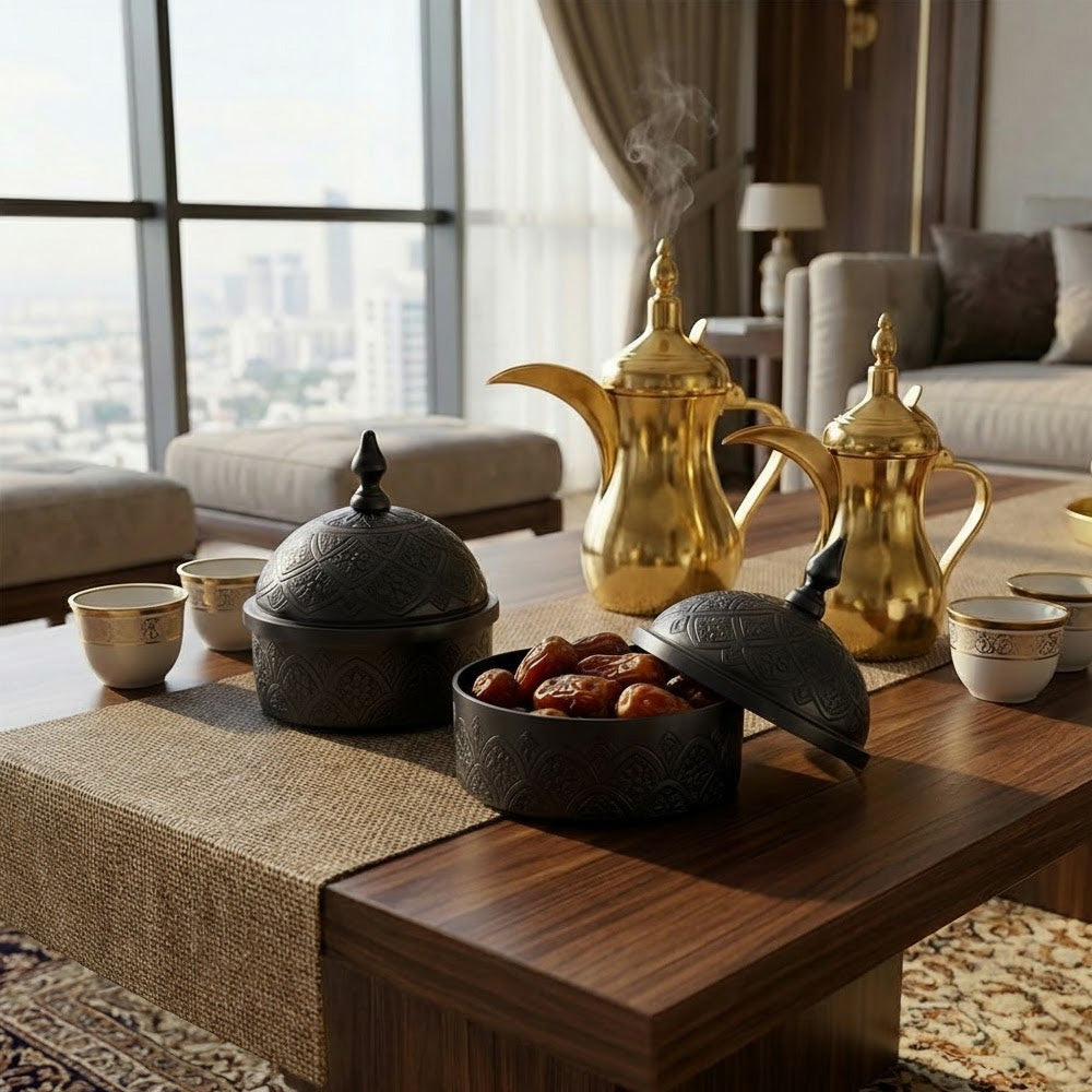 وعاء تمر معدني مزخرف كبير