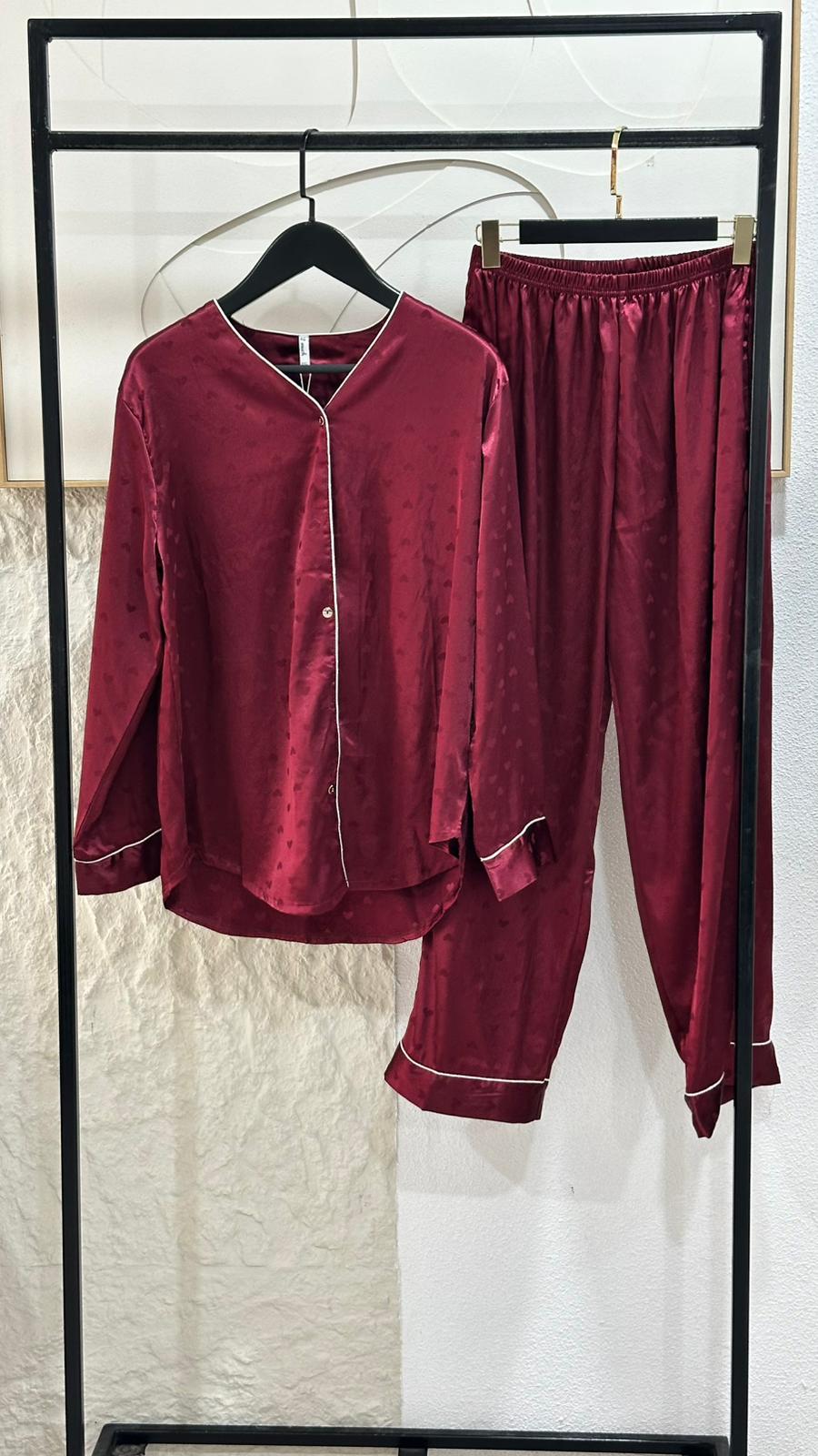 بيجامة نسائي