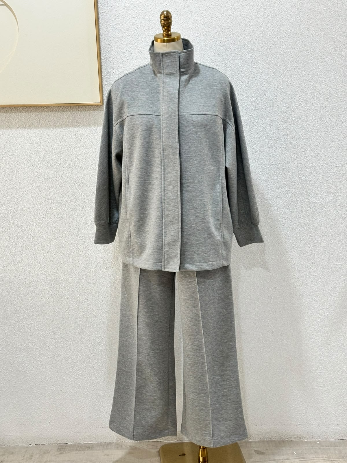 بدلة نسائي