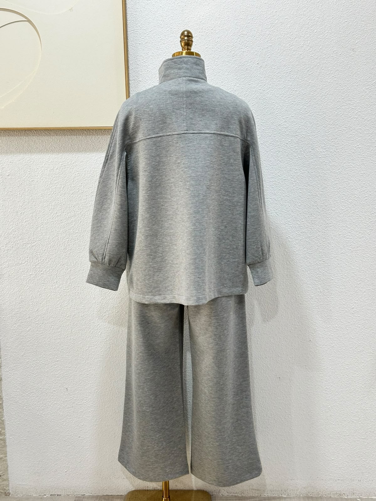 بدلة نسائي