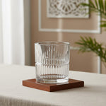 كأس كريستالي مقطوع عموديًا