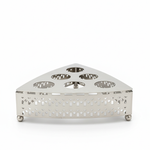 صينية تقديم معدنية بنقوش هندسية