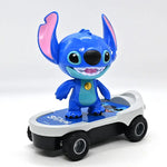 سيارة مع جهاز التحكم عن بعد