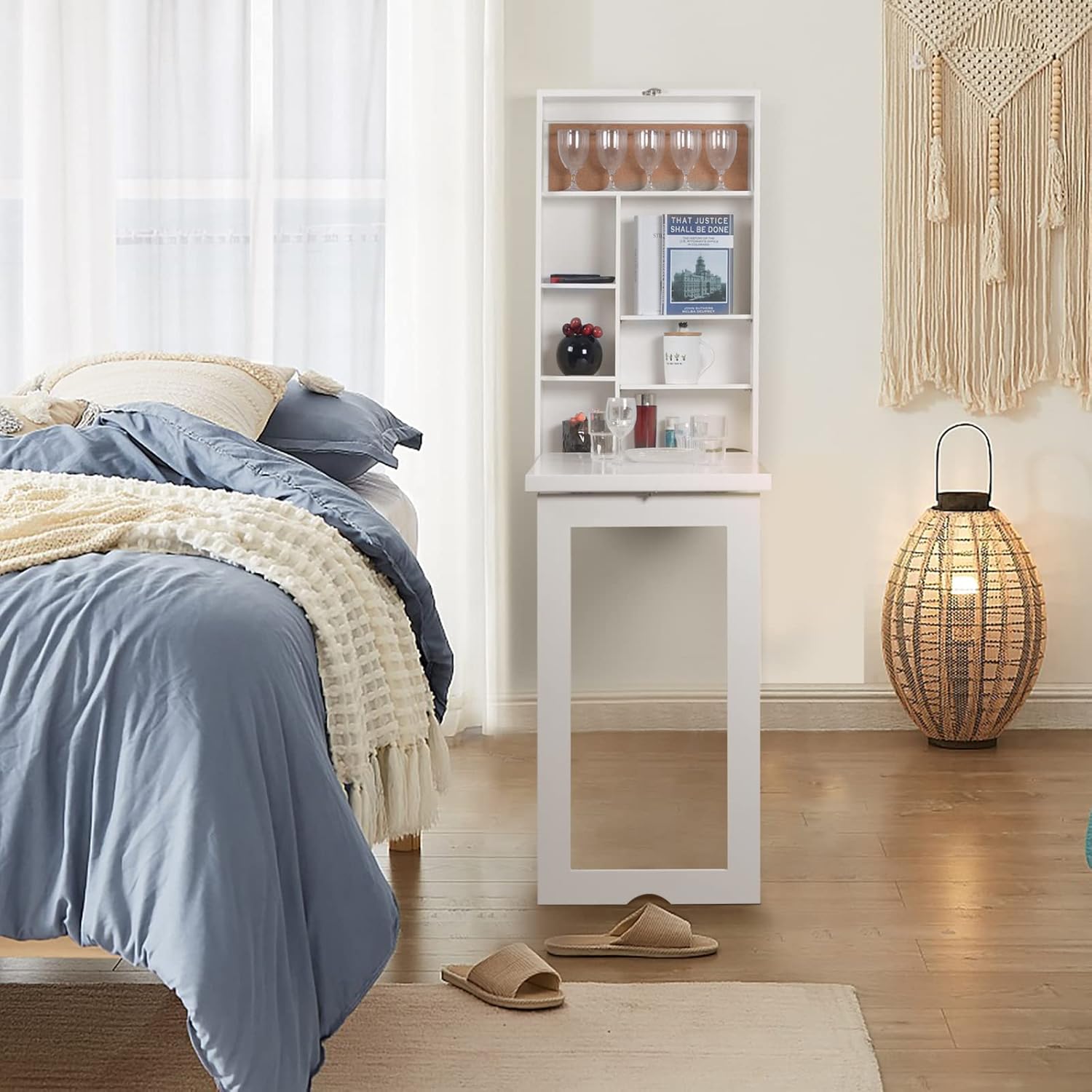 طاولة قابلة للطي غير مرئية مثبتة على الحائط