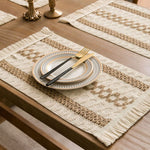 مفرش طاولة من الكتان العتيق