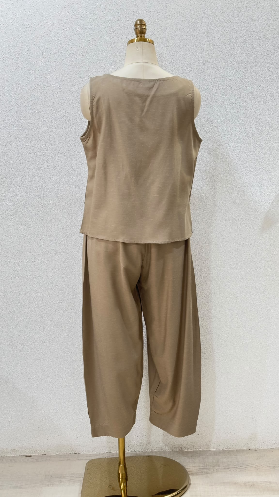 بدلة نسائي