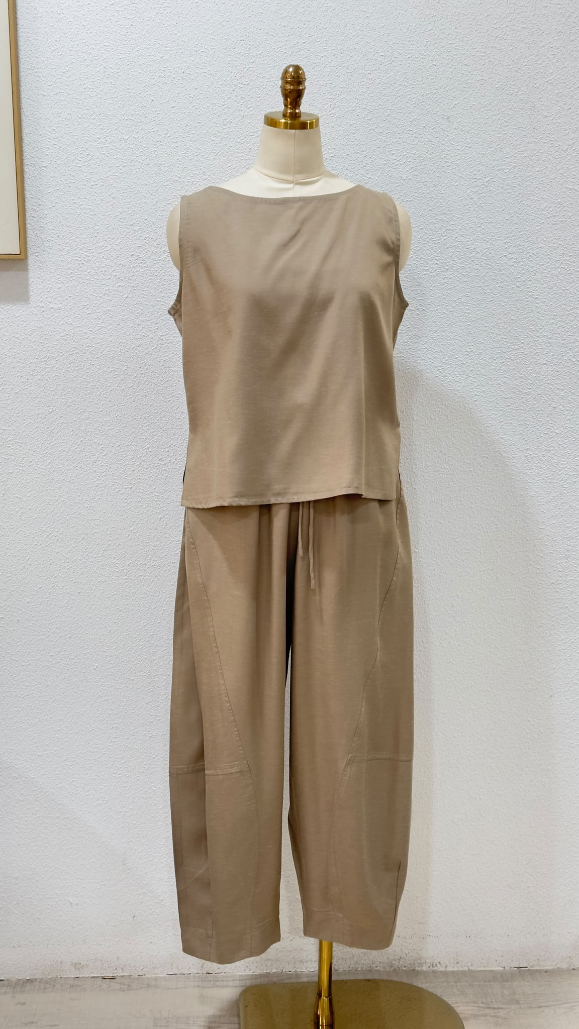 بدلة نسائي