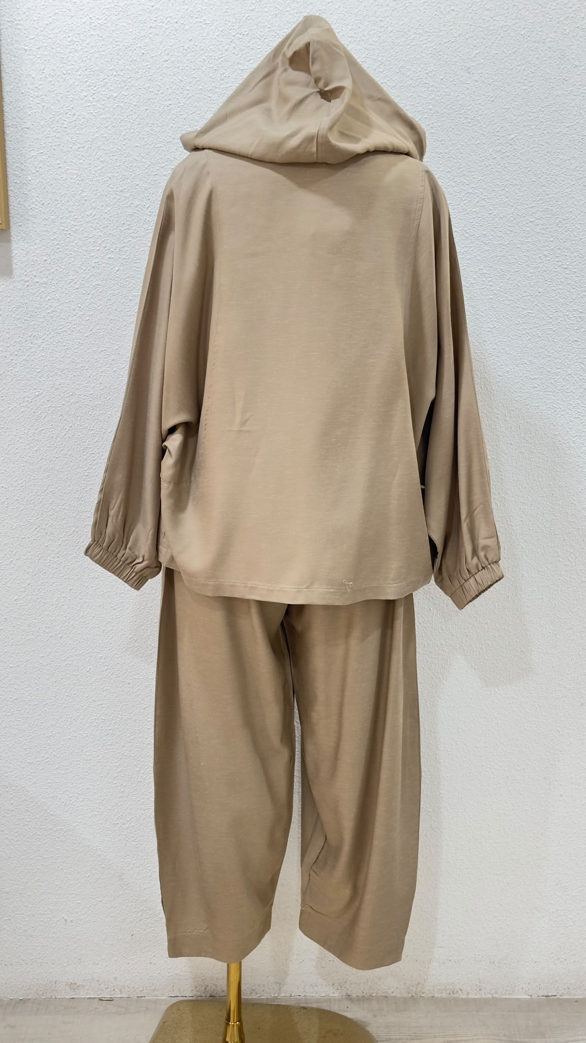 بدلة نسائي