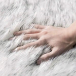 سجادة من الفرو الناعم