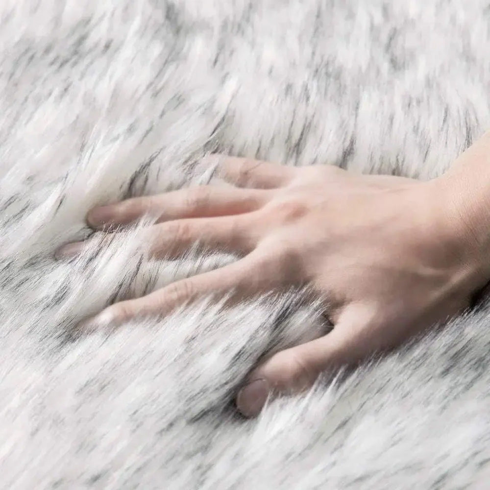 سجادة من الفرو الناعم