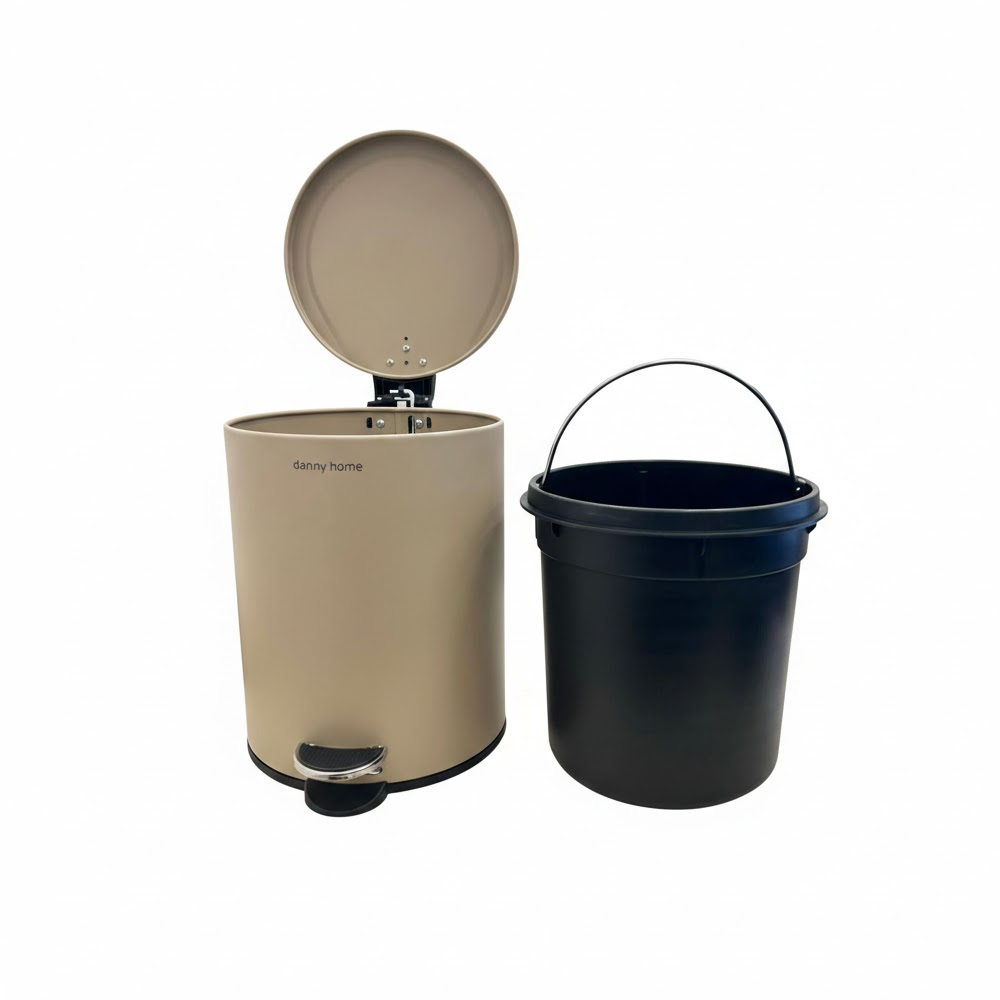 سلة مهملات بدواسة قدم