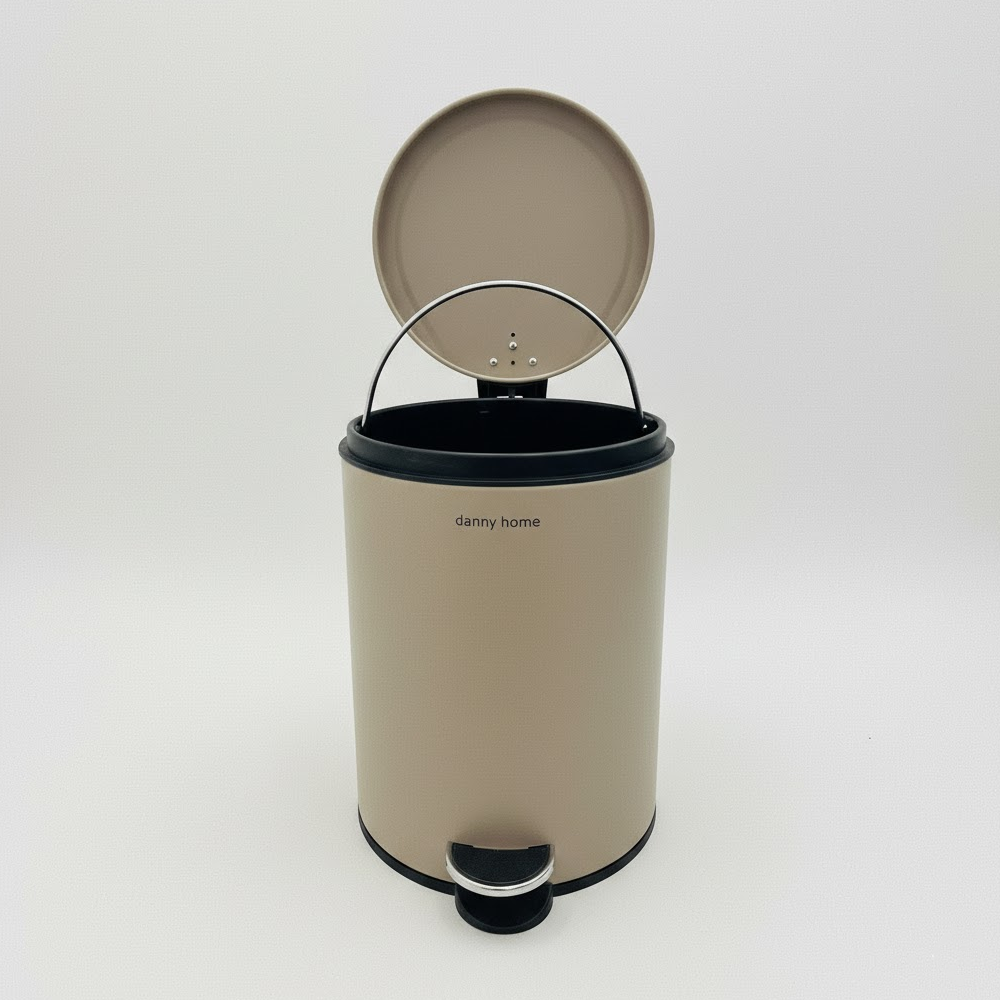 سلة مهملات بدواسة قدم