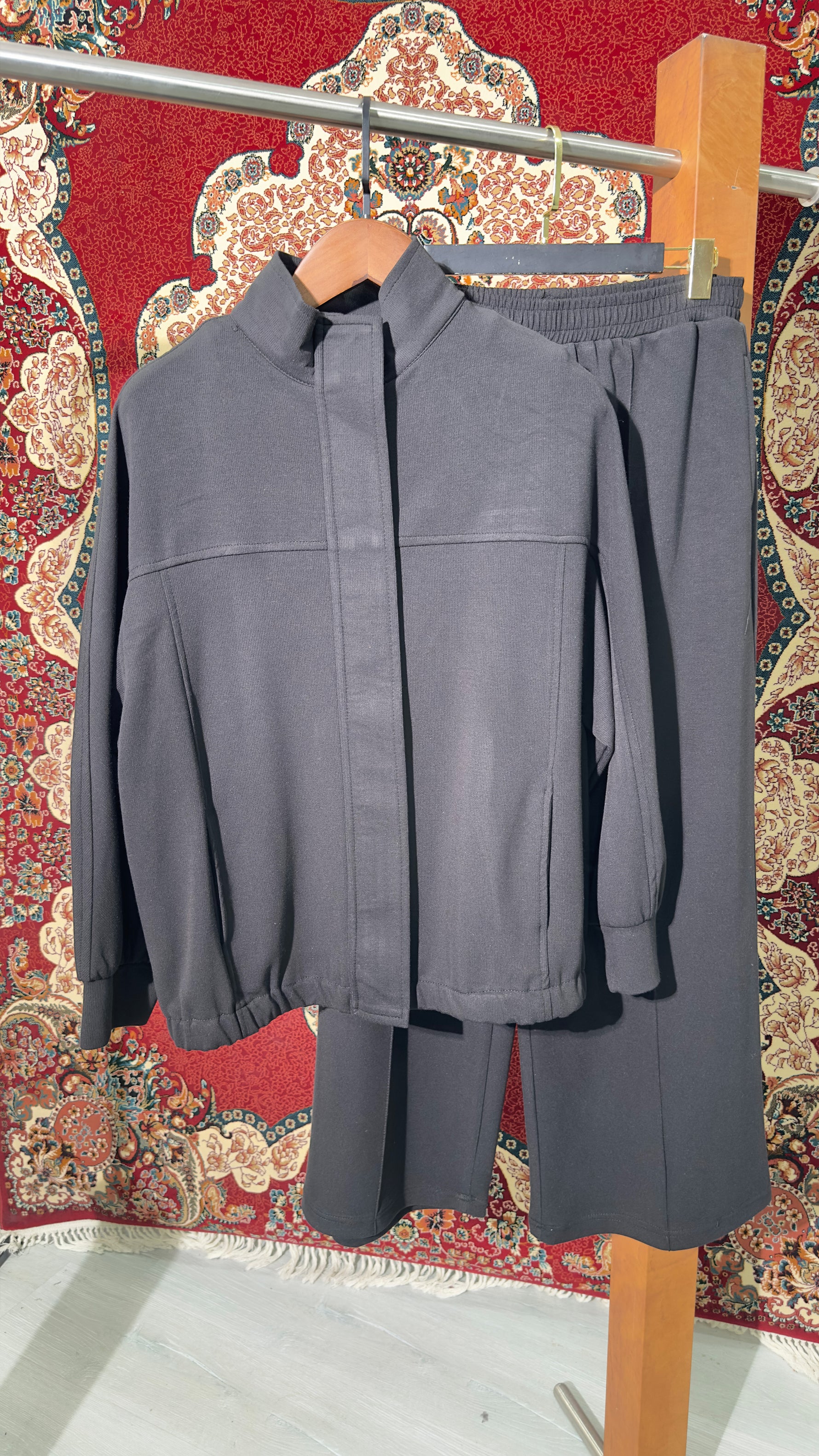 بدلة نسائي عملي