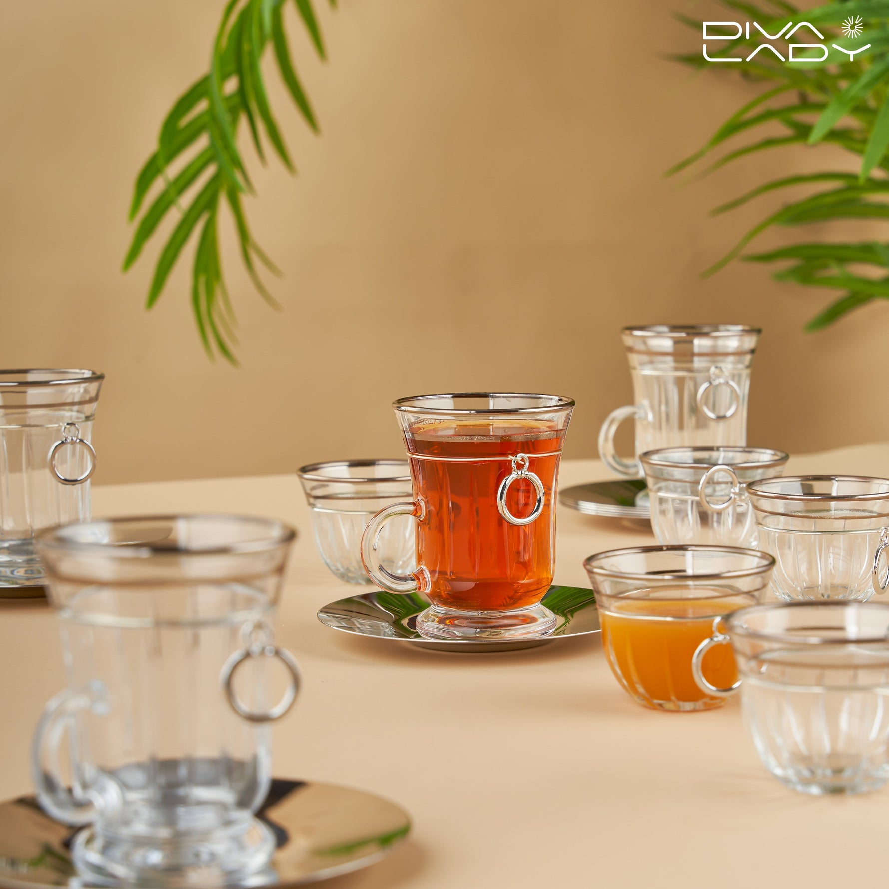 طقم استكانه و فنجان ١٨ قطعة فضي
