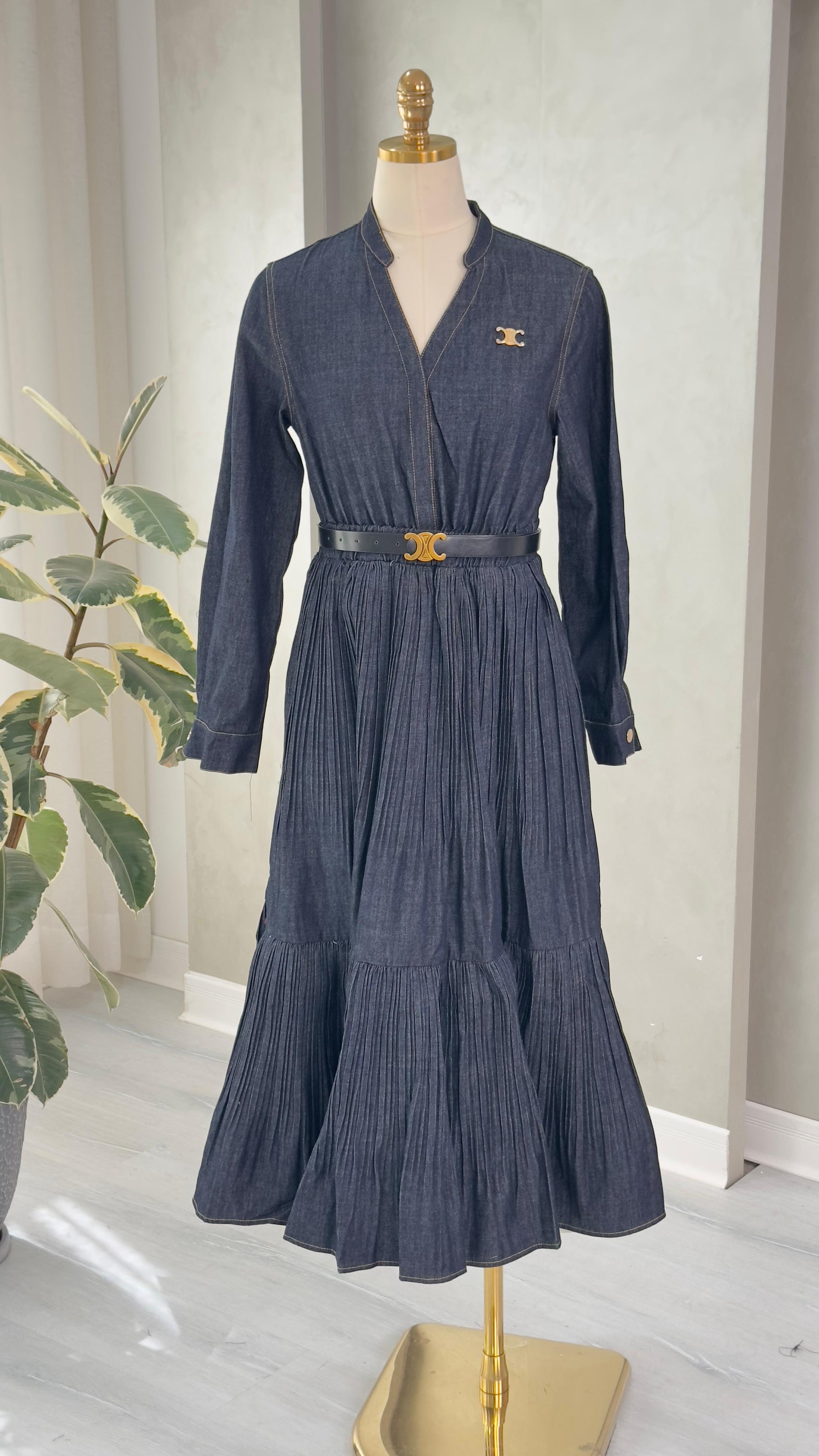 فستان نسائي