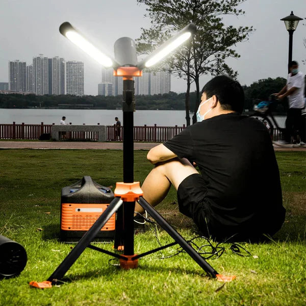 مصباح تخييم قابل للتمديد