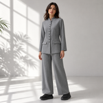 بدلة نسائي مقلم