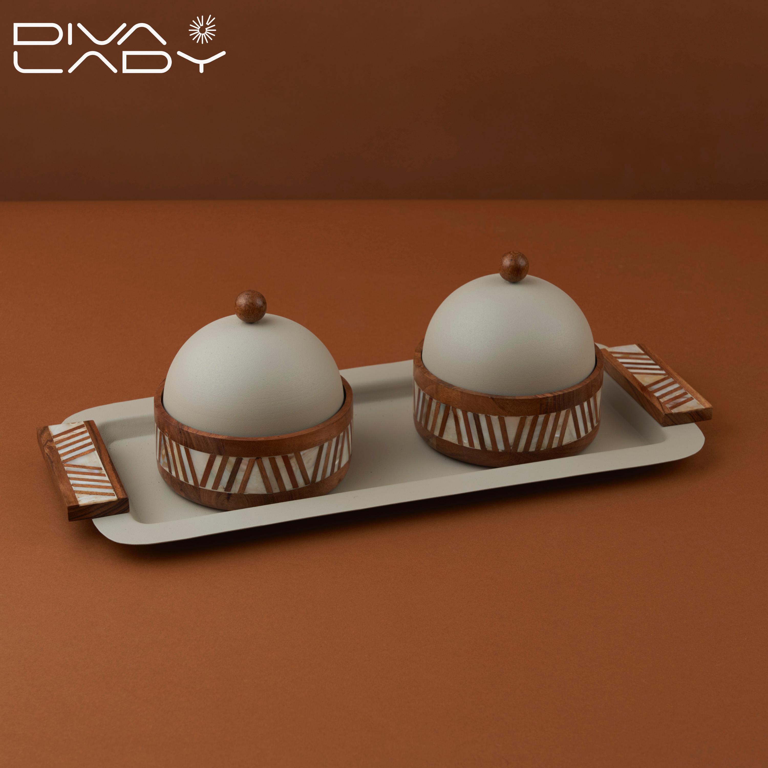 صينية تقديم مع 2 بوادى بغطاء