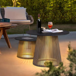 طاولة معدنية بإضاءة طاقة شمسية