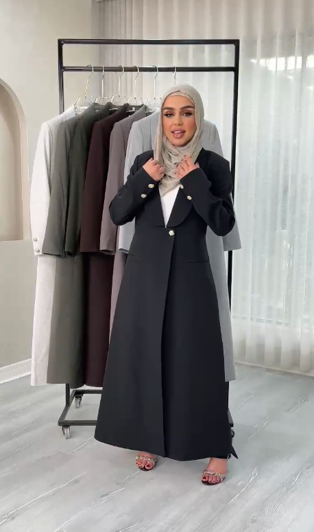 جاكيت نسائي بزر