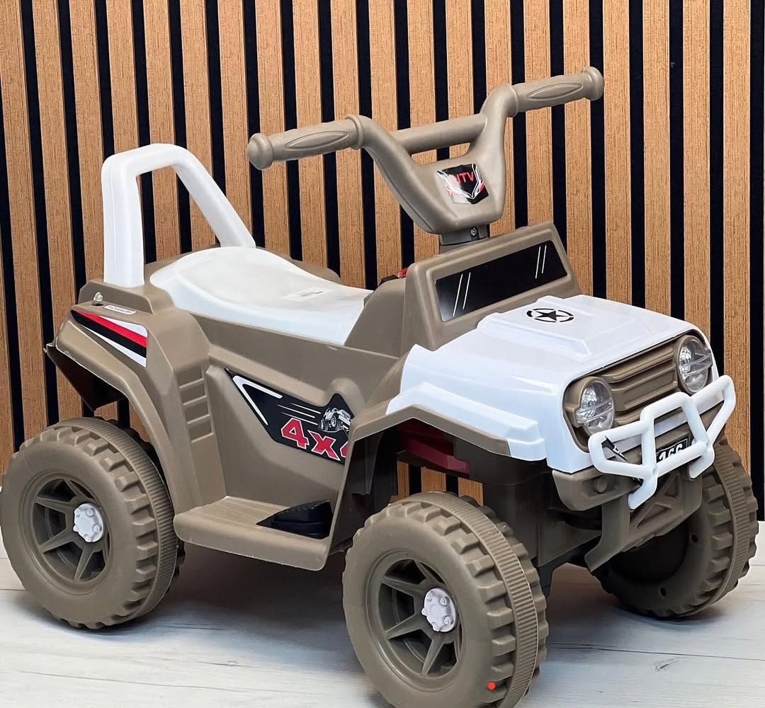 لعبة سيارة كهربائية بعجلات للأطفال