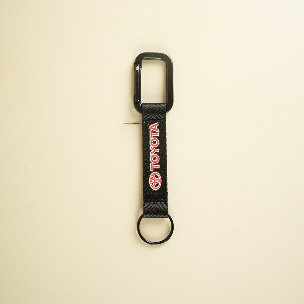 ميدالية مفاتيح TOYOTA – رمز الاعتمادية والأناقة