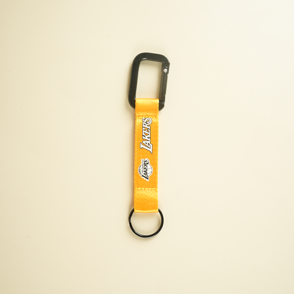 ميدالية مفاتيح LAKERS – سحر كرة السلة في جيبك