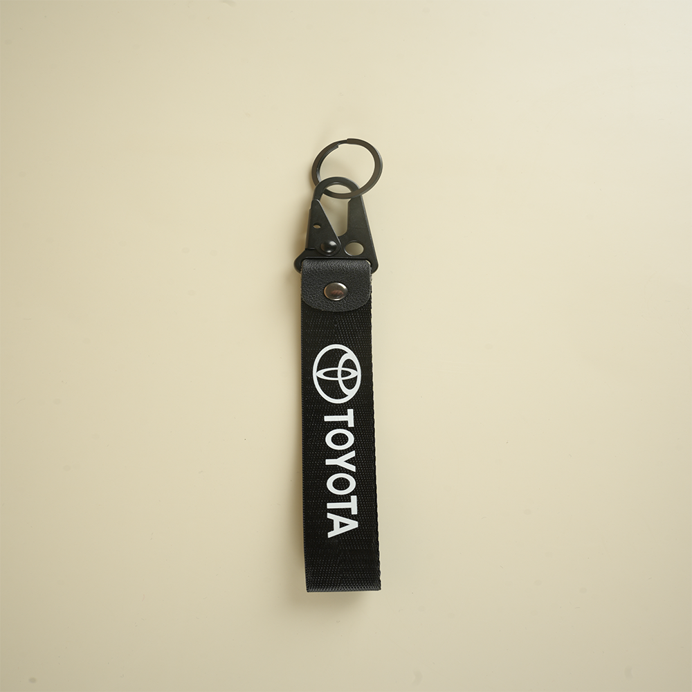 ميدالية مفاتيح TOYOTA بتصميم أنيق – خامة عالية الجودة