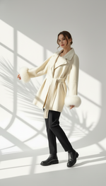 جاكيت نسائي قصير