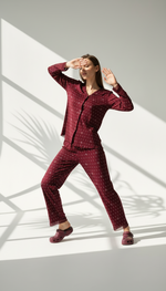 بيجامة نسائي منقشة بنعومة