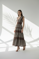 فستان نسائي مطرز