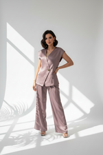 بدلة نسائي لامعة