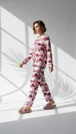 بيجامة نسائي بنقوش موردة