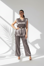 بدلة نسائي لامعة