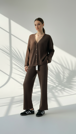 Vبدلة نسائي برقبة