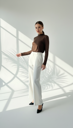 توب نسائي ضيق