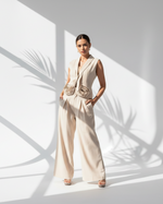 بدلة حفر بتصميم ورود على الجيوب