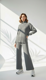 بدلة نسائي بياقة مرتفعة