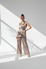 بدلة نسائي برباط خصر