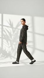 طقم نسائي بطبعة مميزة